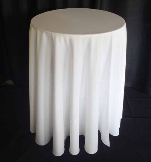 A Floor Length Round Tablecloth At, Round Bistro Tablecloth